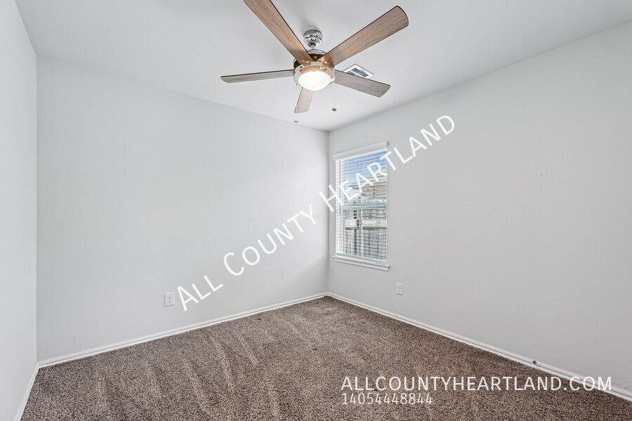 House for rent at 933 S Blackjack Lane, Mustang, OK 73064