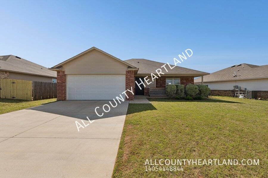 House for rent at 933 S Blackjack Lane, Mustang, OK 73064