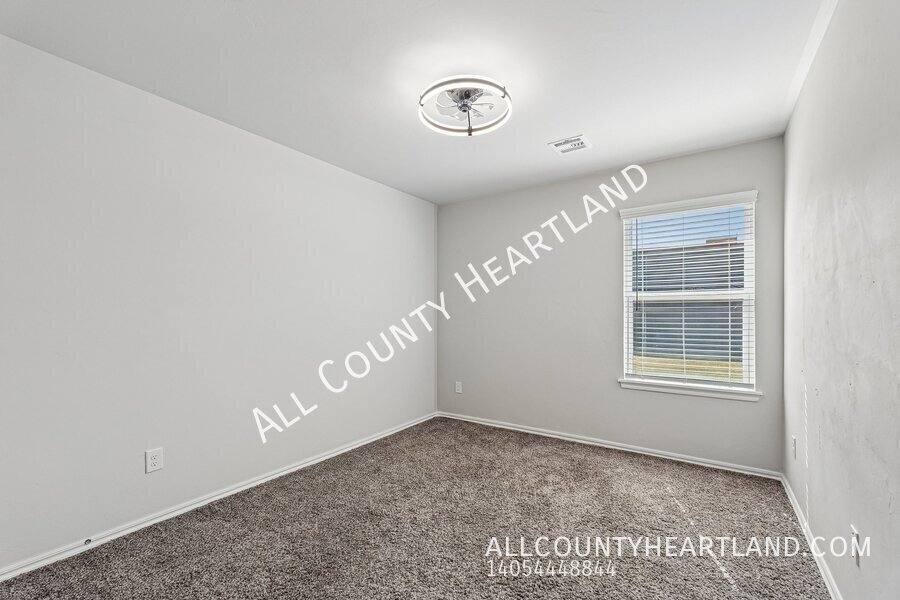 House for rent at 933 S Blackjack Lane, Mustang, OK 73064