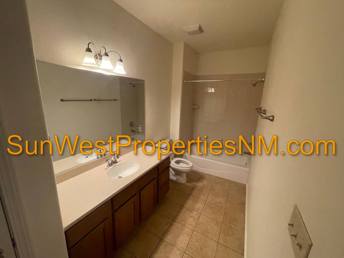 Townhouse for rent at 553 E Zia St, Aztec, NM 87410