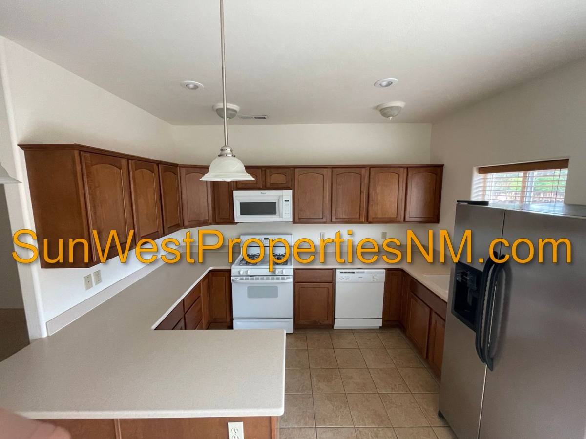 Townhouse for rent at 553 E Zia St, Aztec, NM 87410