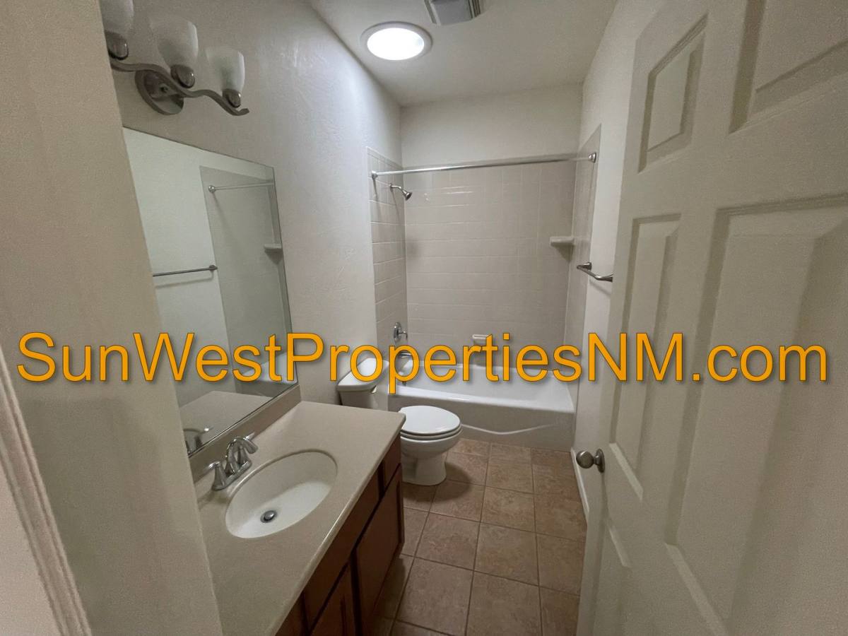 Townhouse for rent at 553 E Zia St, Aztec, NM 87410