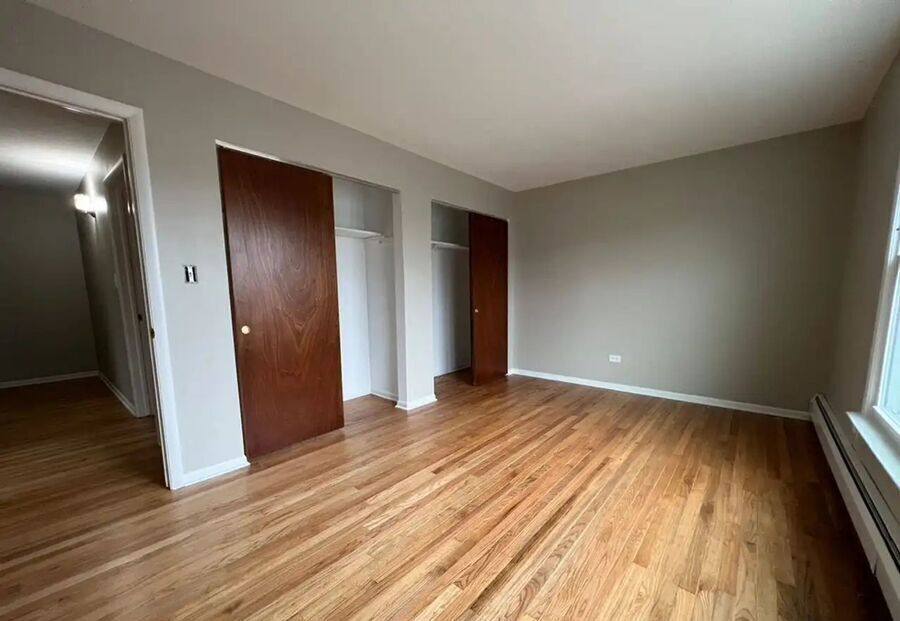 Apartment for rent at 162 Walton St #TH, Barrington, IL 60010