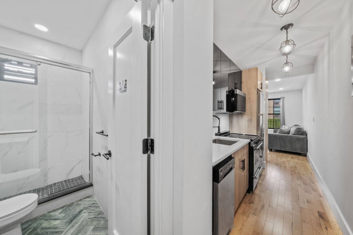 Apartment for rent at 558 E 191st St, Bronx, NY 10458