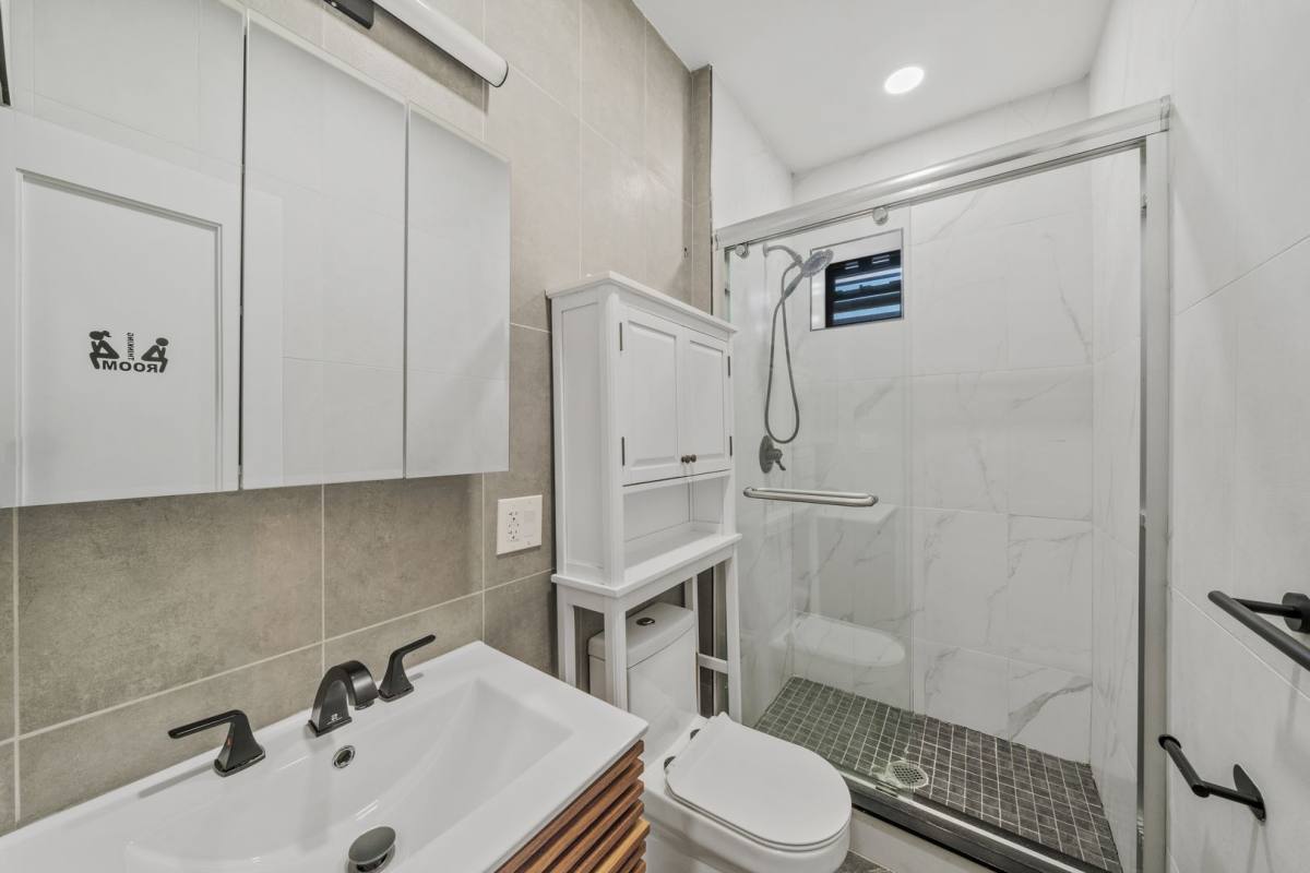 Apartment for rent at 558 E 191st St, Bronx, NY 10458