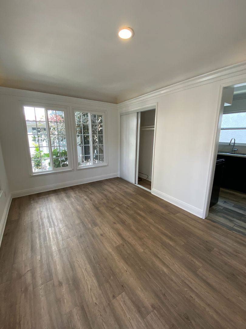 Apartment for rent at 4515-4519 Willow Brook Ave, Los Angeles, CA 90029