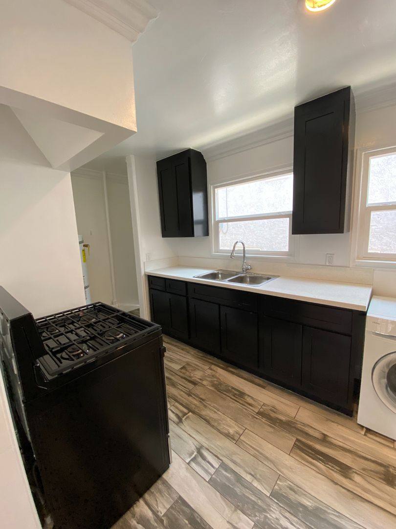 Apartment for rent at 4515-4519 Willow Brook Ave, Los Angeles, CA 90029