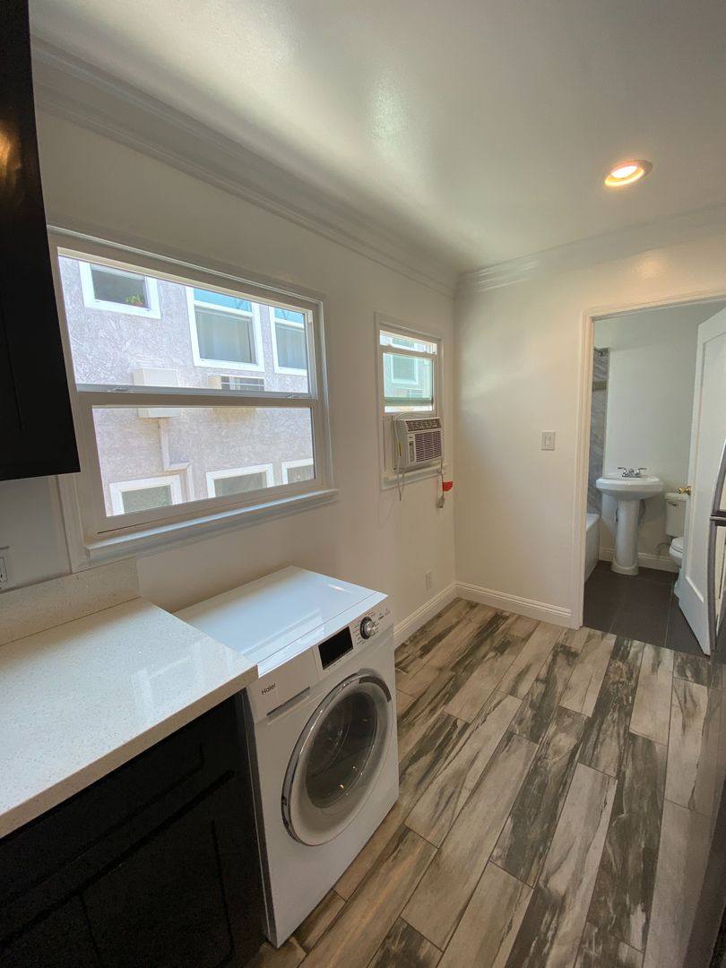 Apartment for rent at 4515-4519 Willow Brook Ave, Los Angeles, CA 90029