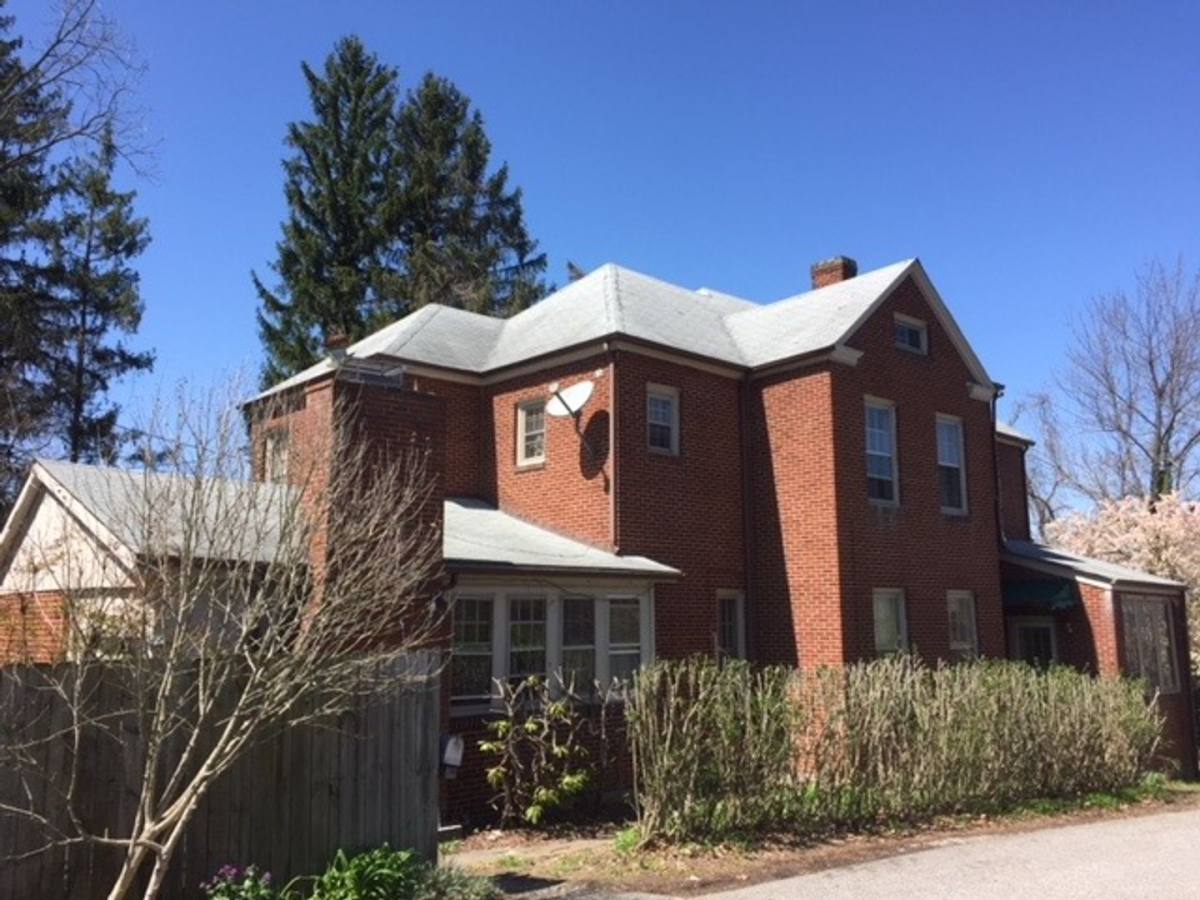 House for rent at 801 Oak Lane, Radford, VA 24141