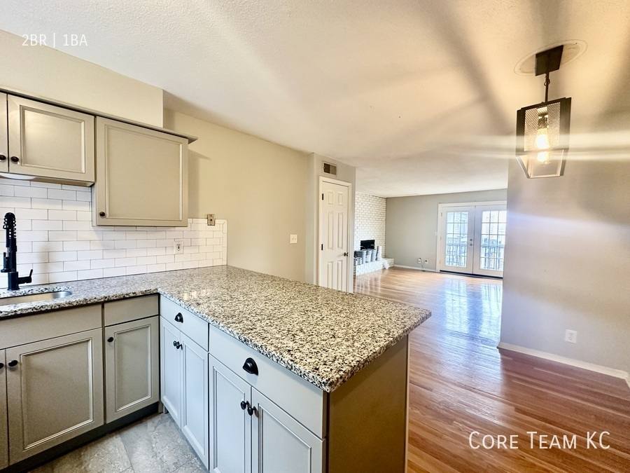 Apartment for rent at 4410 Jarboe St #8, Kansas City, MO 64111
