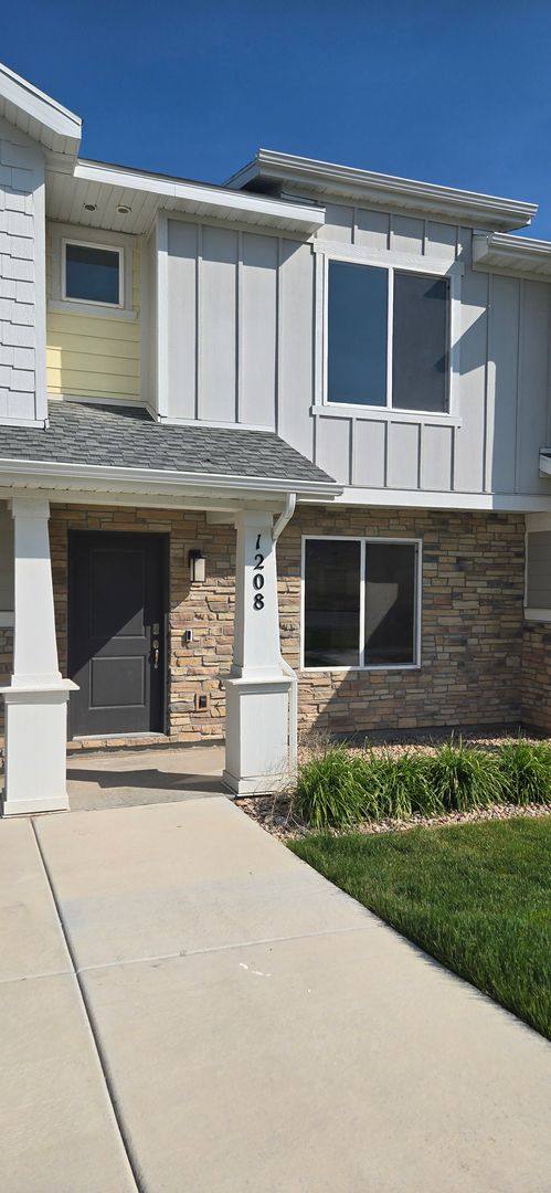 Townhouse for rent at 1208 Summit Ridge Parkway, Santaquin, UT 84655