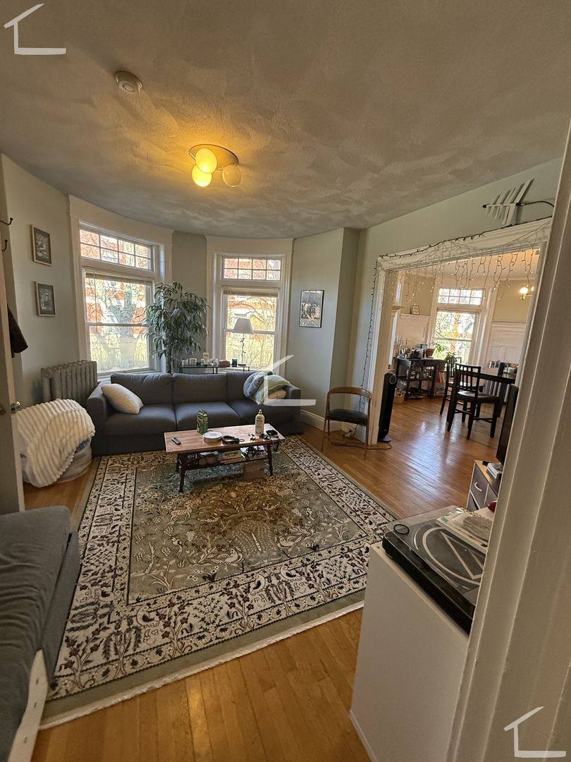 Apartment for rent at 1879 Beacon St #2, Brookline, MA 02445