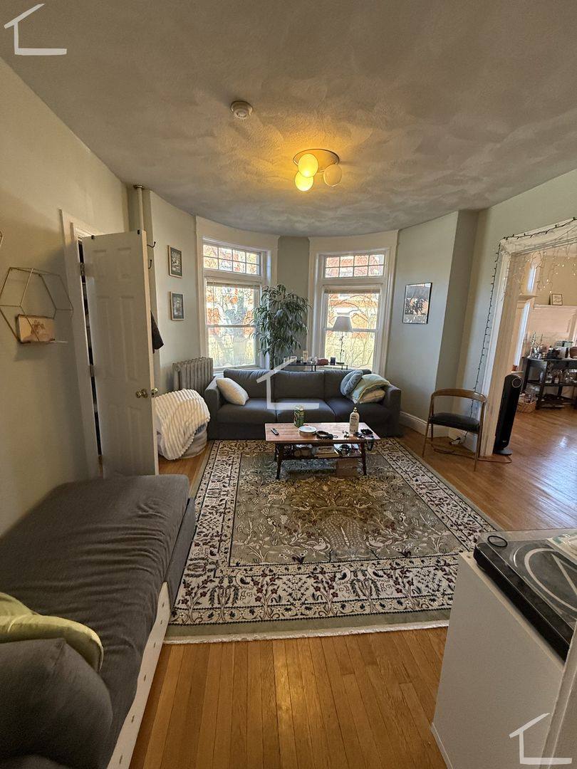 Apartment for rent at 1879 Beacon St #2, Brookline, MA 02445