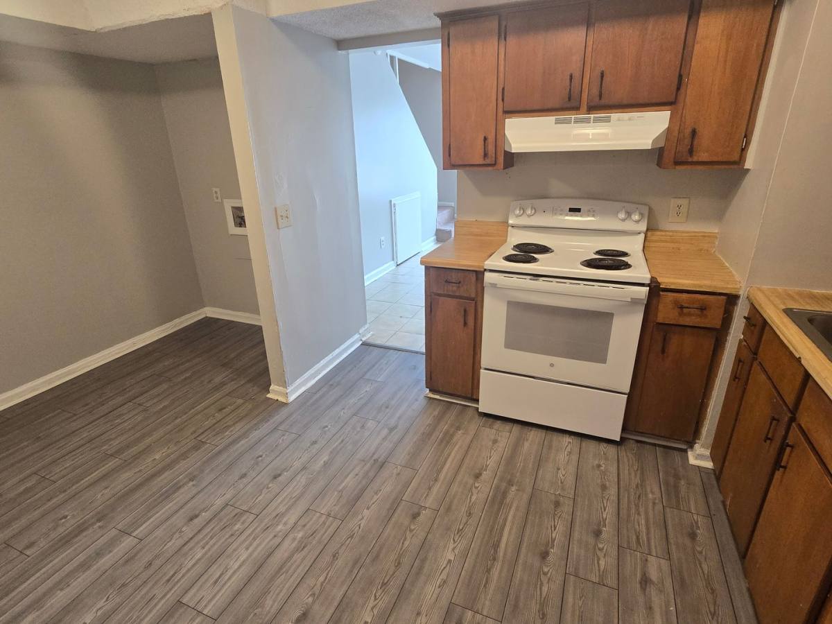 Townhouse for rent at 1637 N Ave, West Columbia, SC 29169