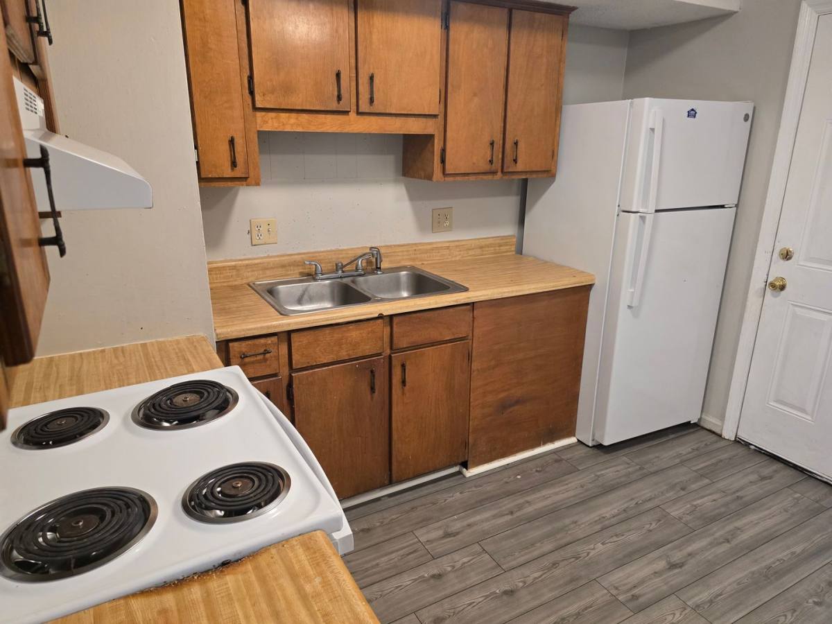 Townhouse for rent at 1637 N Ave, West Columbia, SC 29169