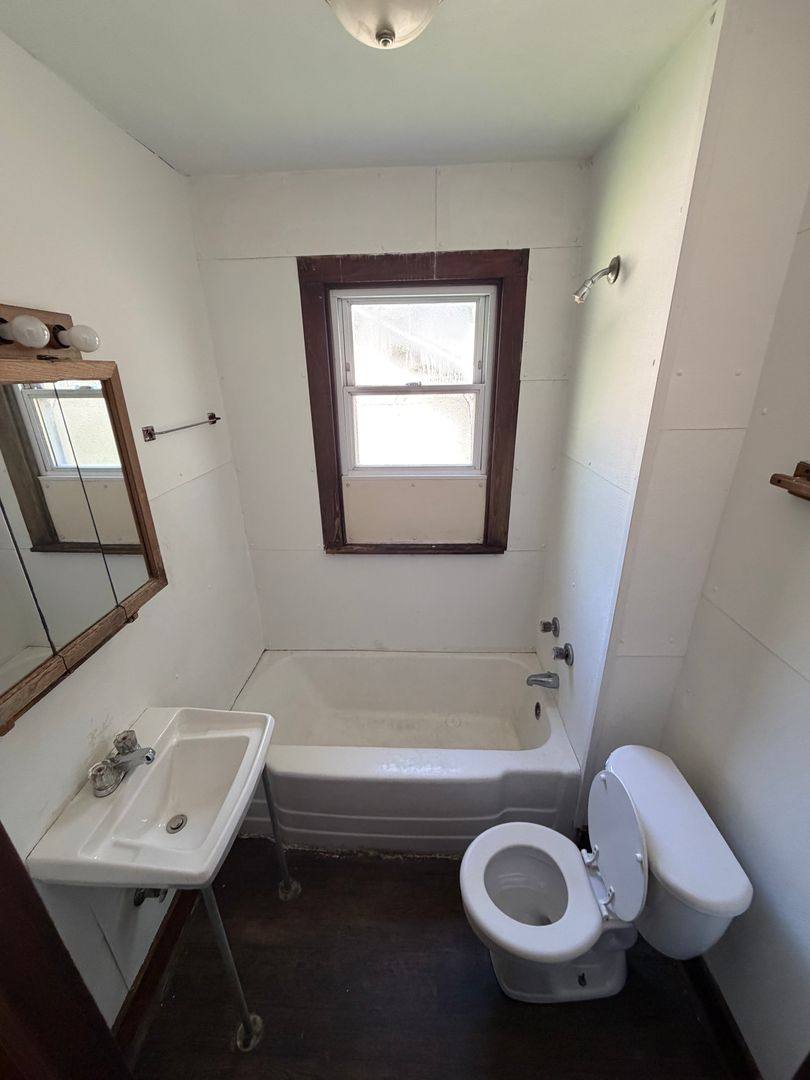 House for rent at 1011 N 12th, Springfield, IL 62702