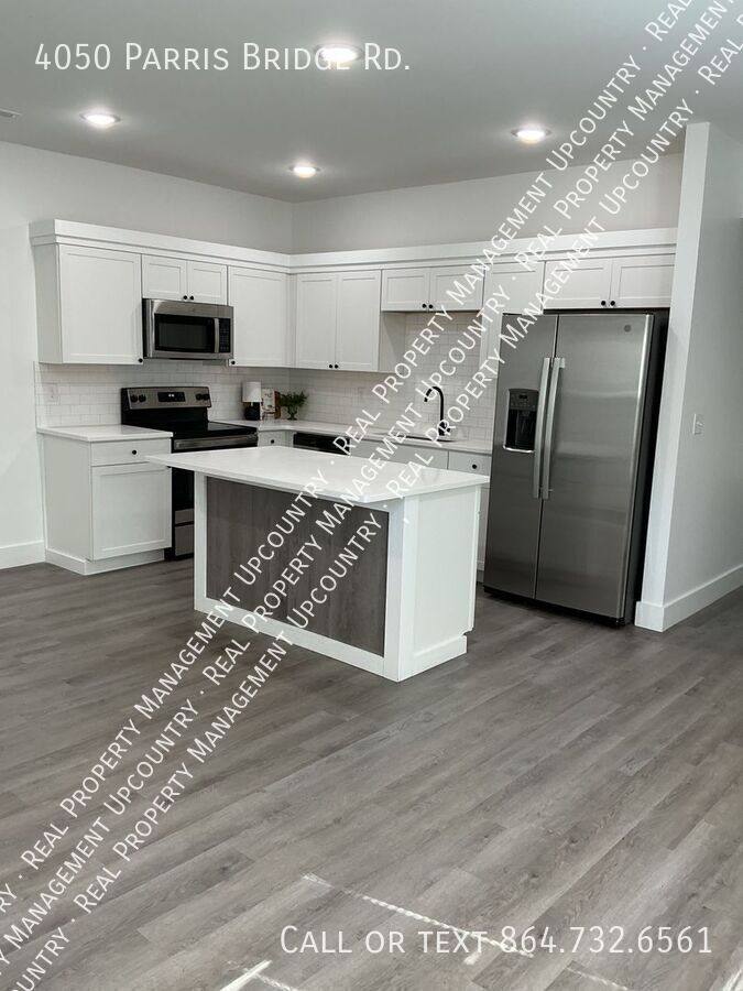 Townhouse for rent at 4050 Parris Bridge Rd, Boiling Springs, SC 29316