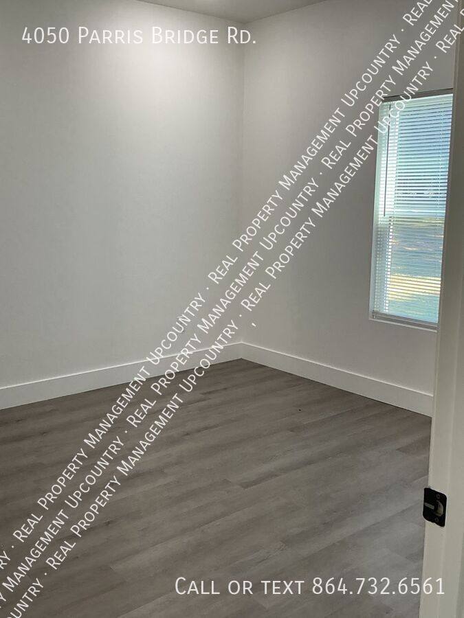 Townhouse for rent at 4050 Parris Bridge Rd, Boiling Springs, SC 29316