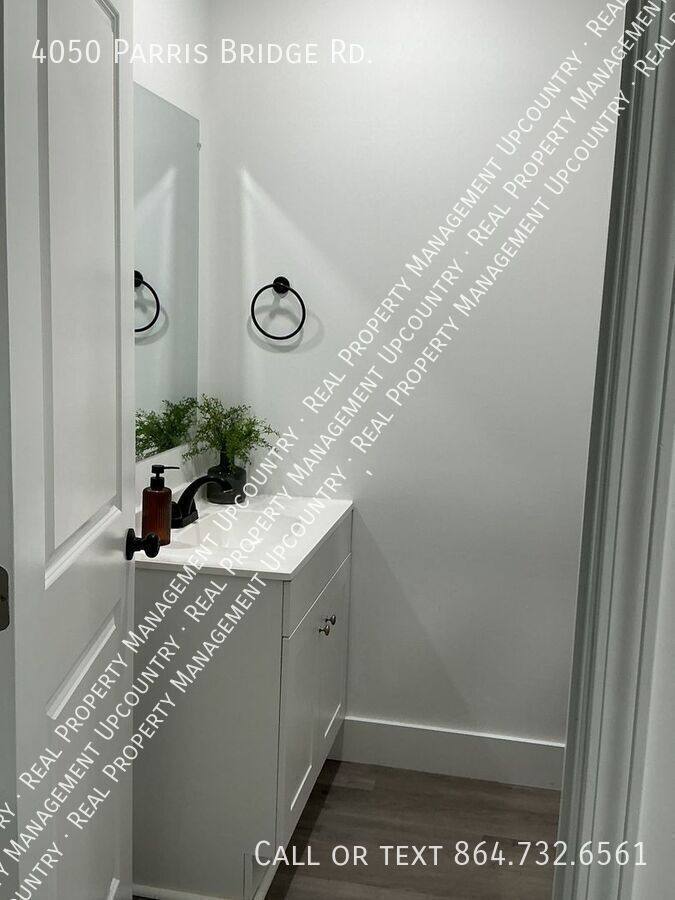 Townhouse for rent at 4050 Parris Bridge Rd, Boiling Springs, SC 29316