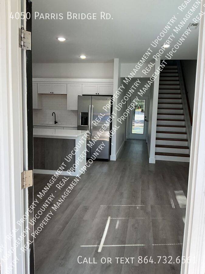 Townhouse for rent at 4050 Parris Bridge Rd, Boiling Springs, SC 29316