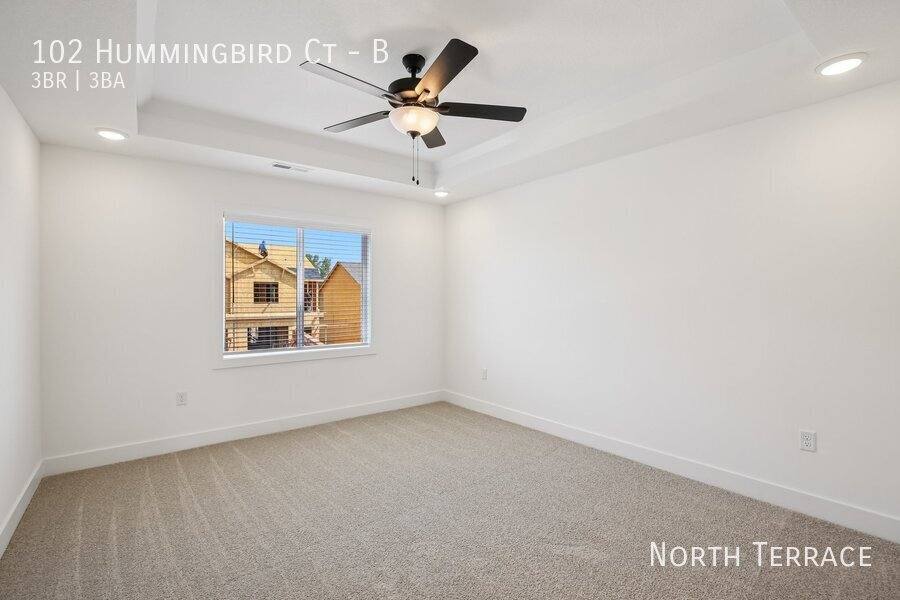 Townhouse for rent at 102 Hummingbird Court, Smithville, MO 64089