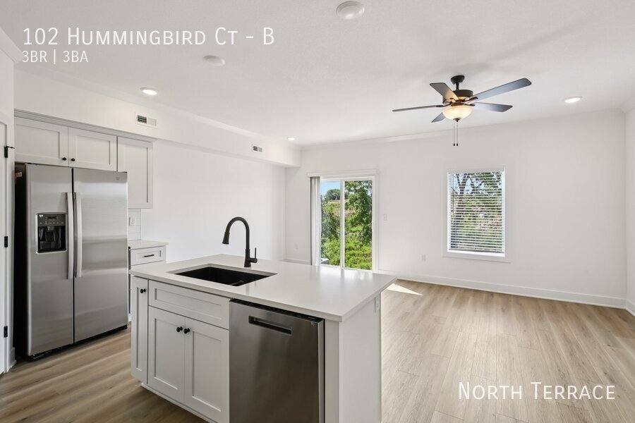 Townhouse for rent at 102 Hummingbird Court, Smithville, MO 64089