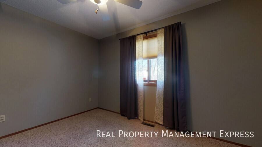 House for rent at 4712 Blazewood Dr, Sioux Falls, SD 57110