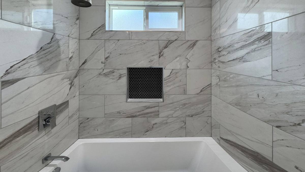 Apartment for rent at 1206 N Alexandria Ave, Los Angeles, CA 90029