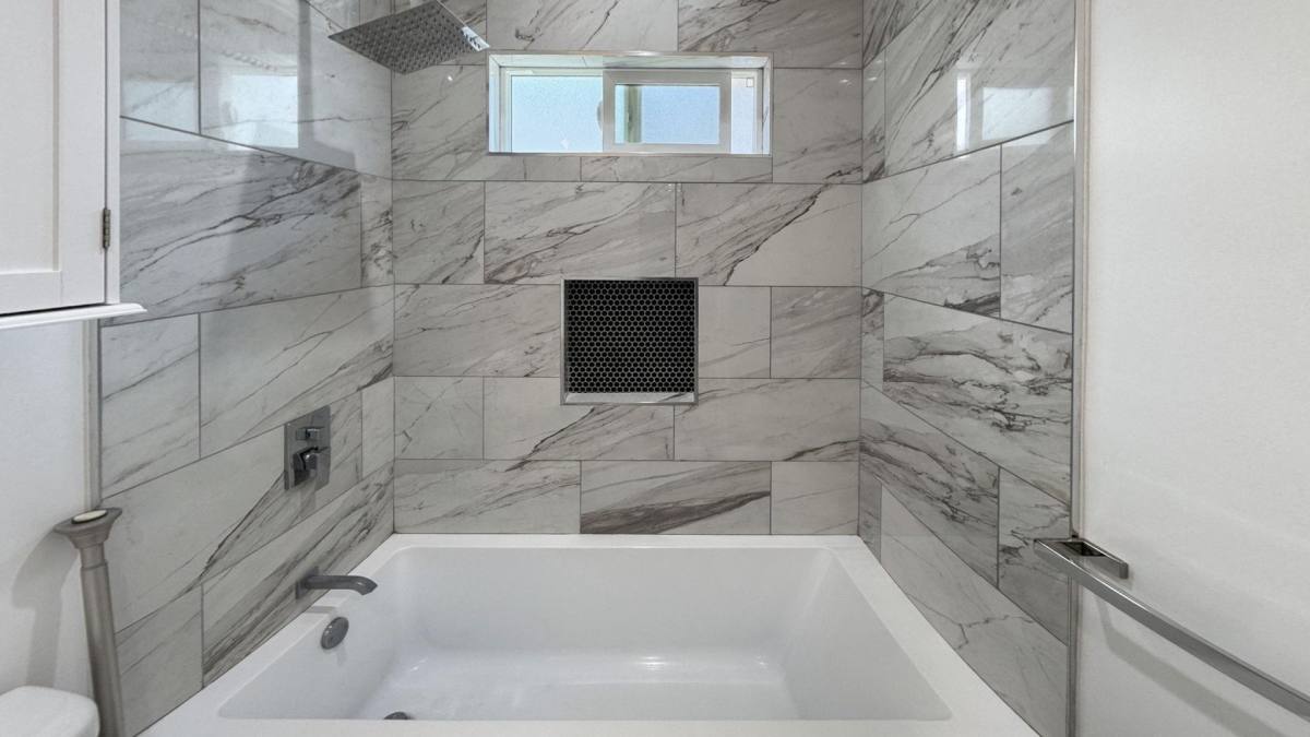 Apartment for rent at 1206 N Alexandria Ave, Los Angeles, CA 90029