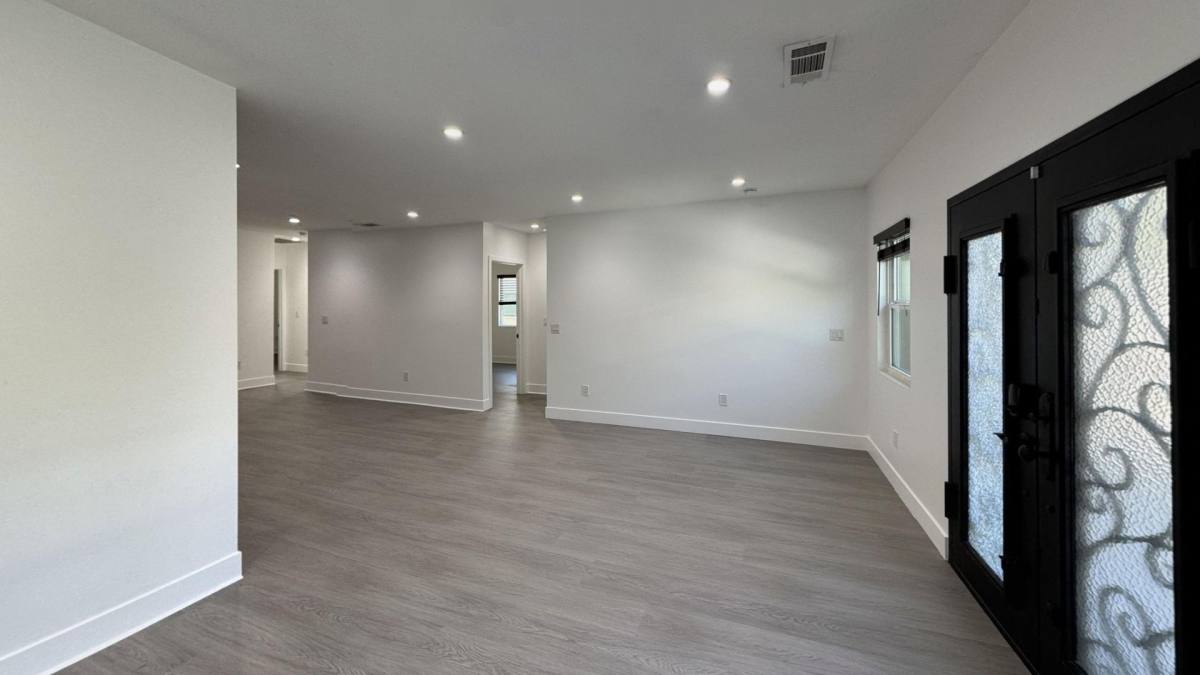 Apartment for rent at 1206 N Alexandria Ave, Los Angeles, CA 90029