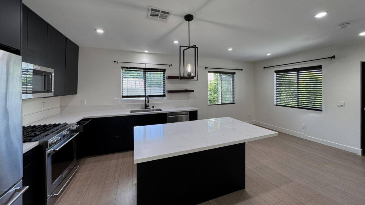 Townhouse for rent at 1208 N Alexandria Ave, Los Angeles, CA 90029