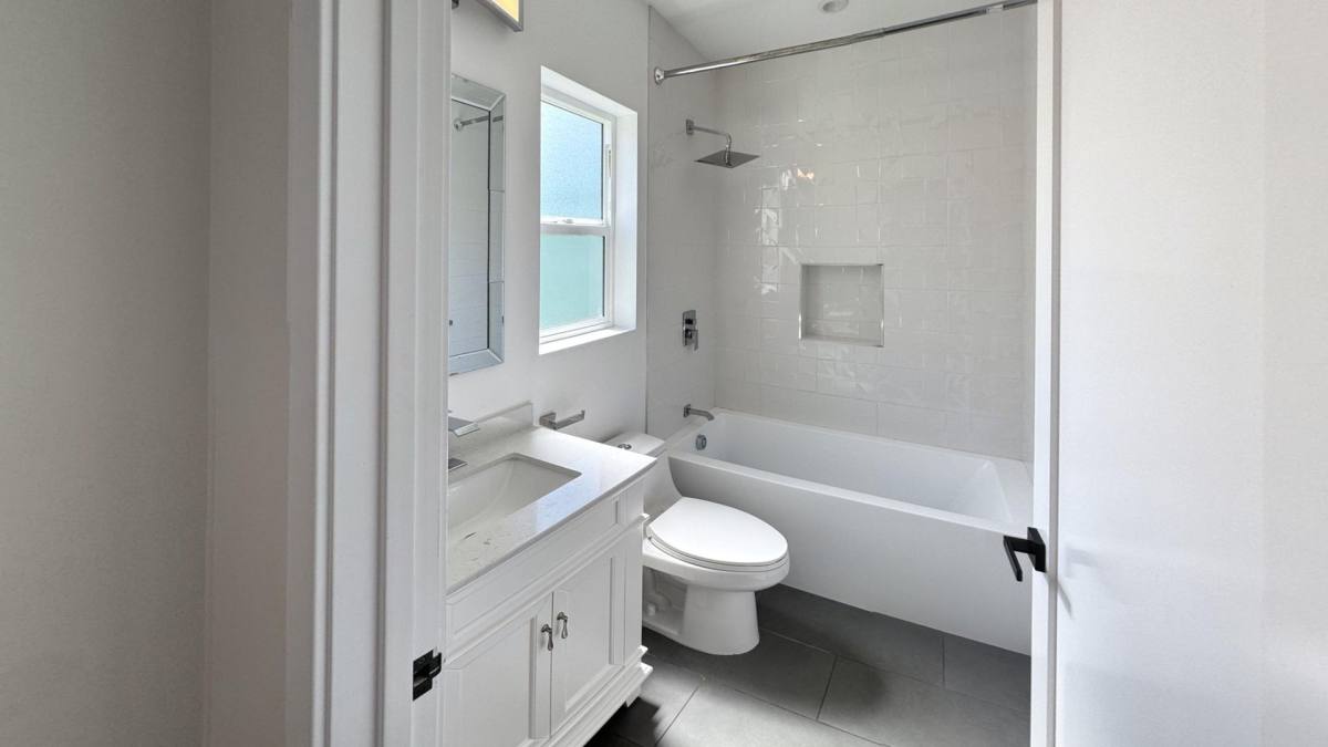 Townhouse for rent at 1208 N Alexandria Ave, Los Angeles, CA 90029