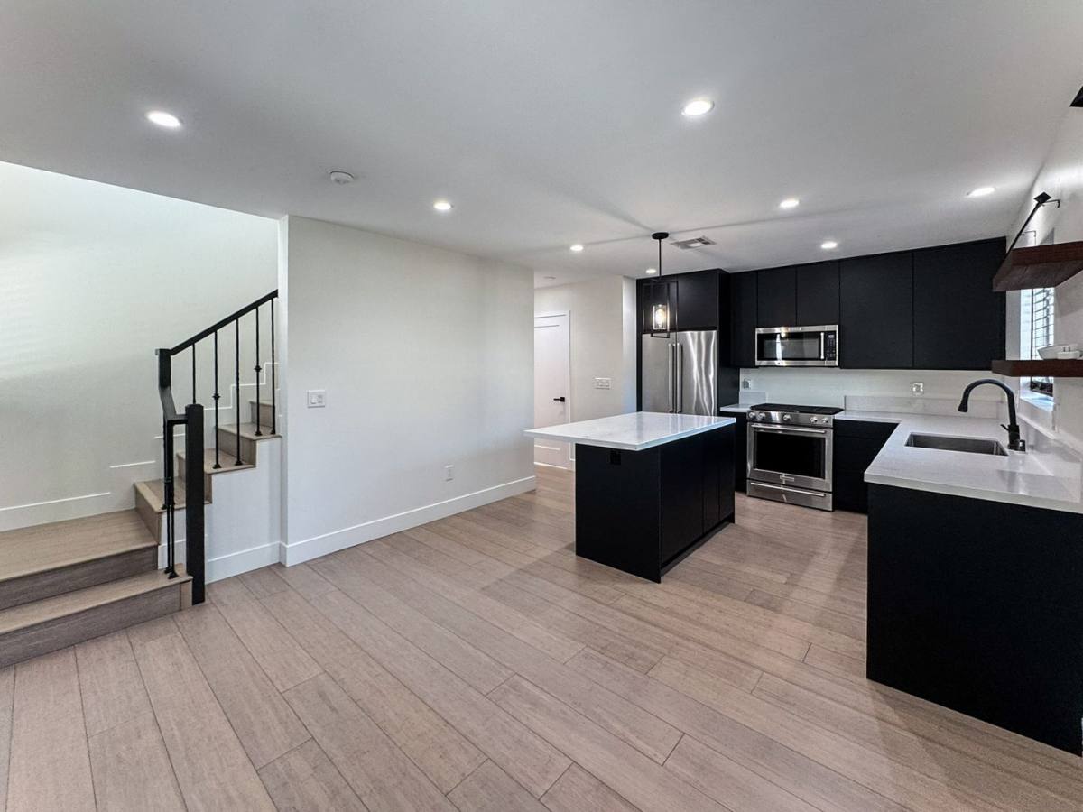 Townhouse for rent at 1208 N Alexandria Ave, Los Angeles, CA 90029