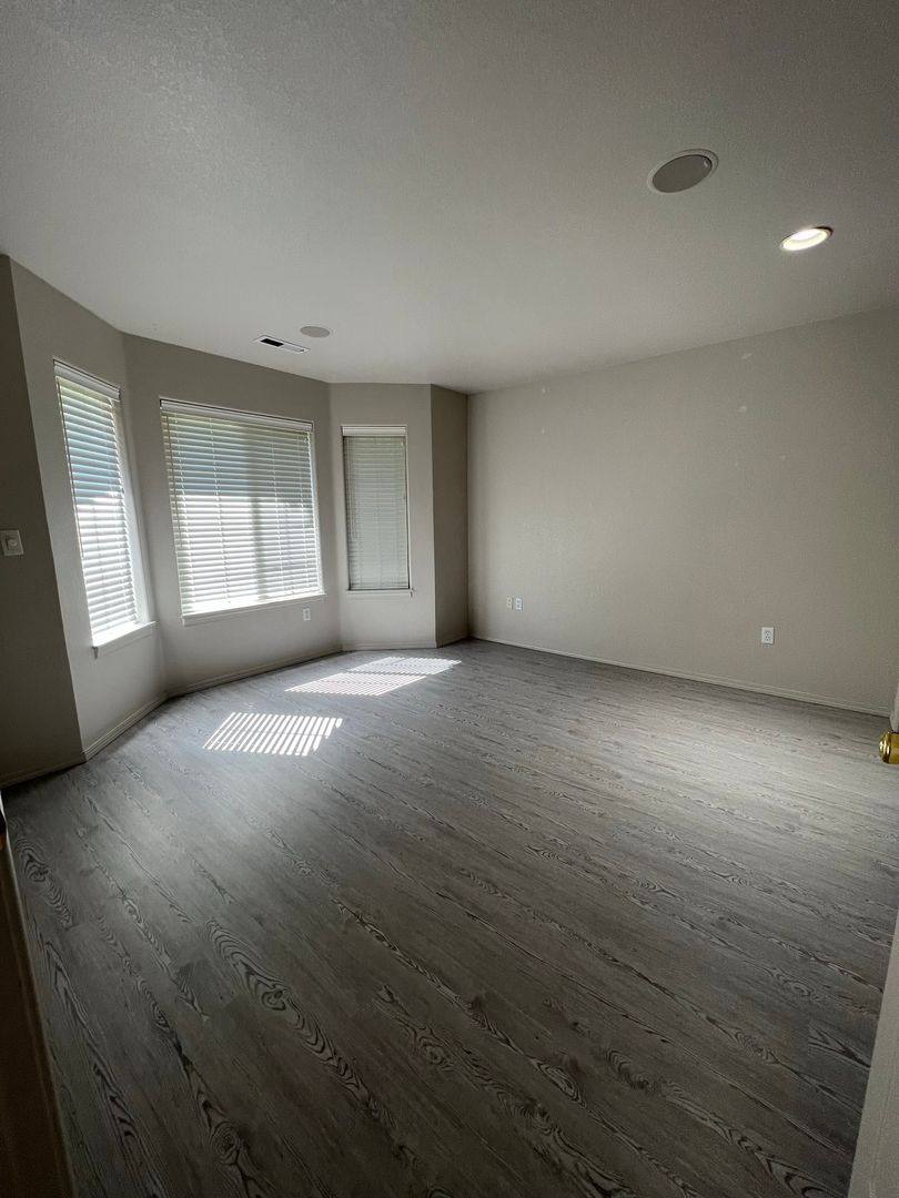 House for rent at 925 Hanks St #HARBOR Isles, Klamath Falls, OR 97601