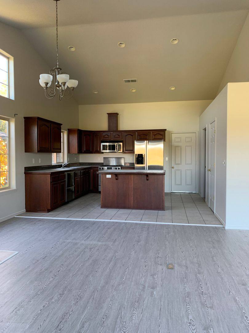 House for rent at 925 Hanks St #HARBOR Isles, Klamath Falls, OR 97601