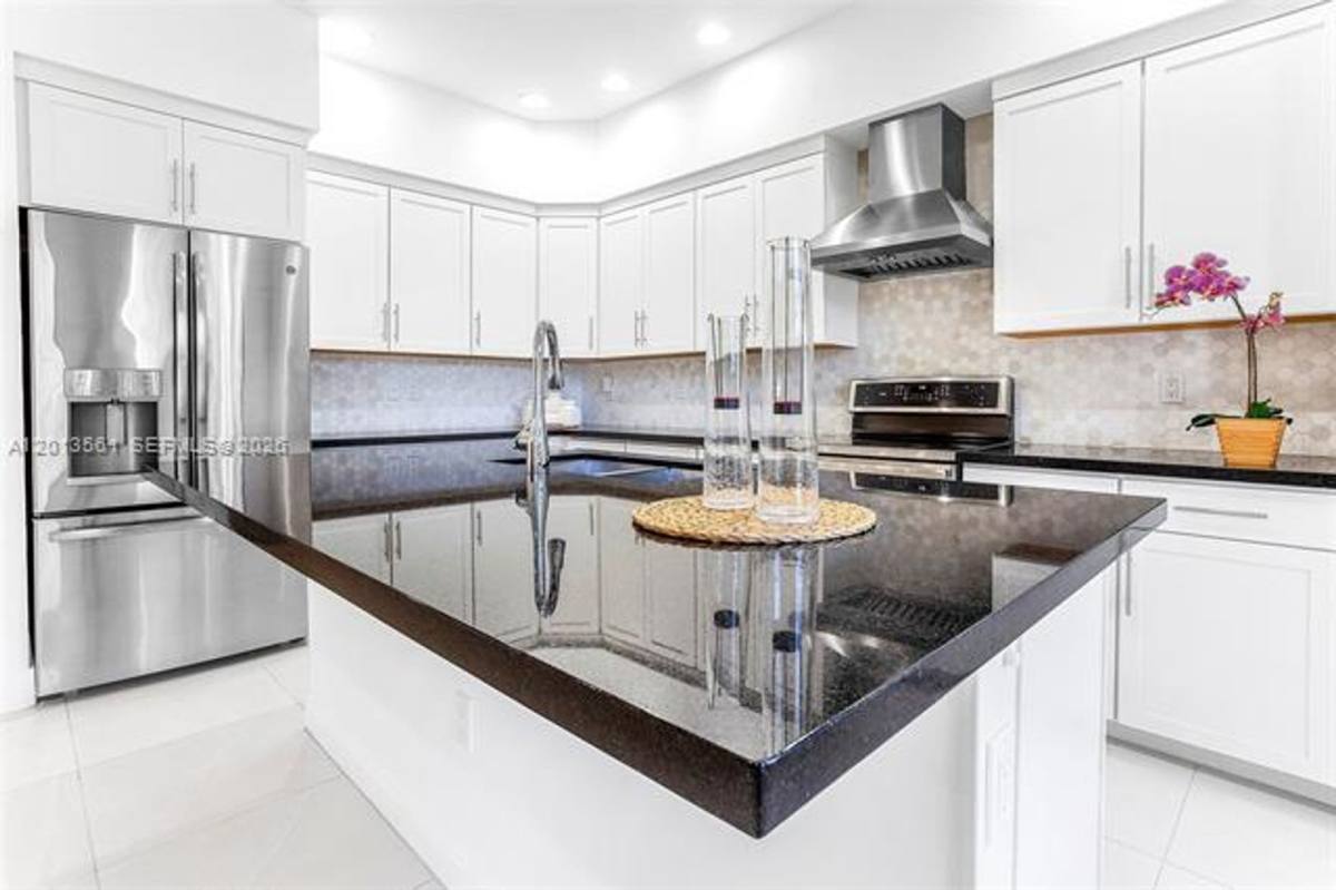 Townhouse for rent at 20919 NW 1st Dr, Hollywood, FL 33029
