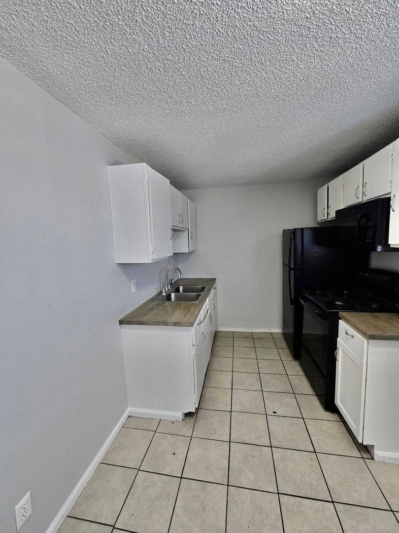 Apartment for rent at 1437 N Moline St, Aurora, CO 80010