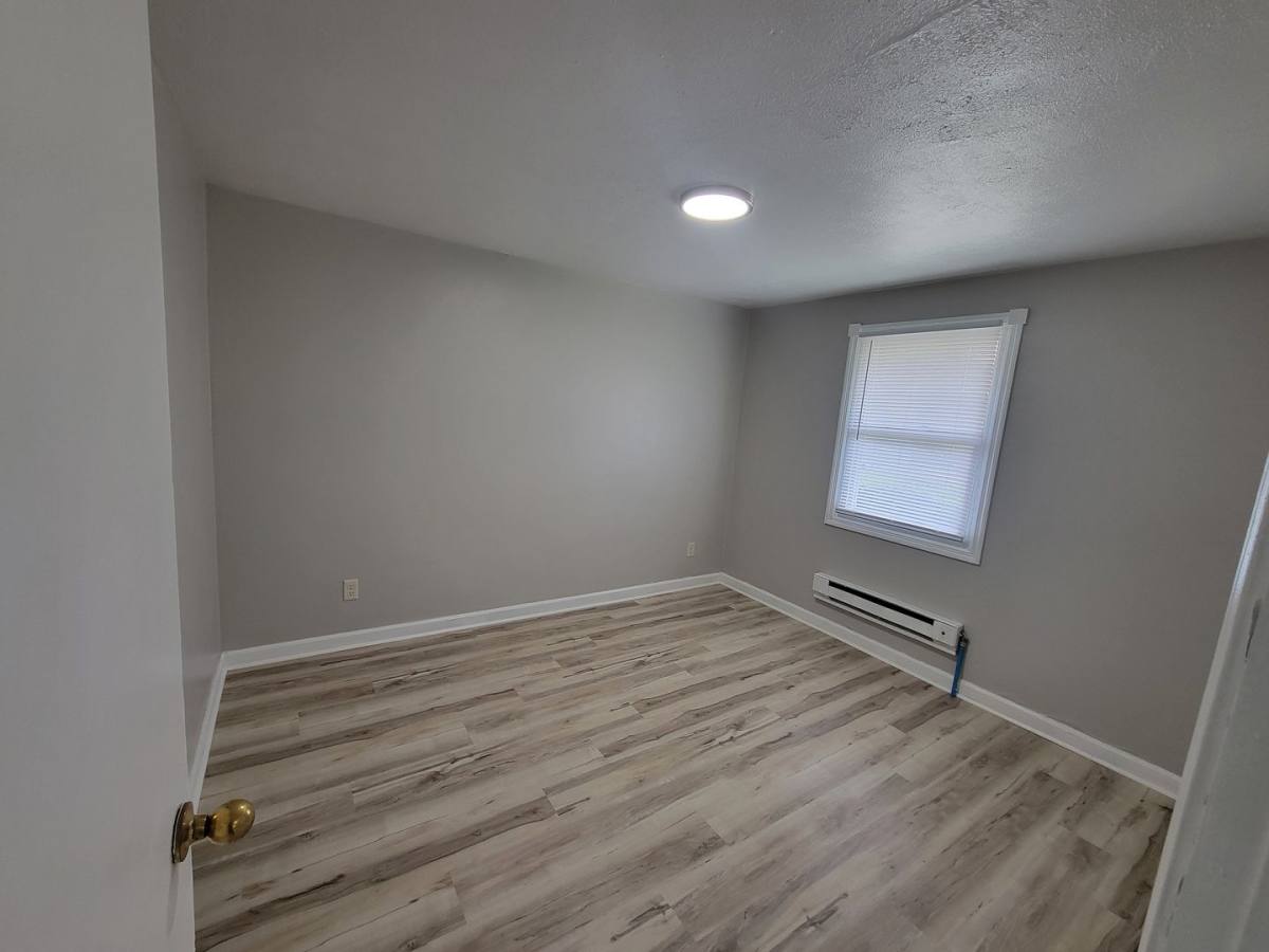 Apartment for rent at 152 Maywood Ave, Creve Coeur, IL 61610