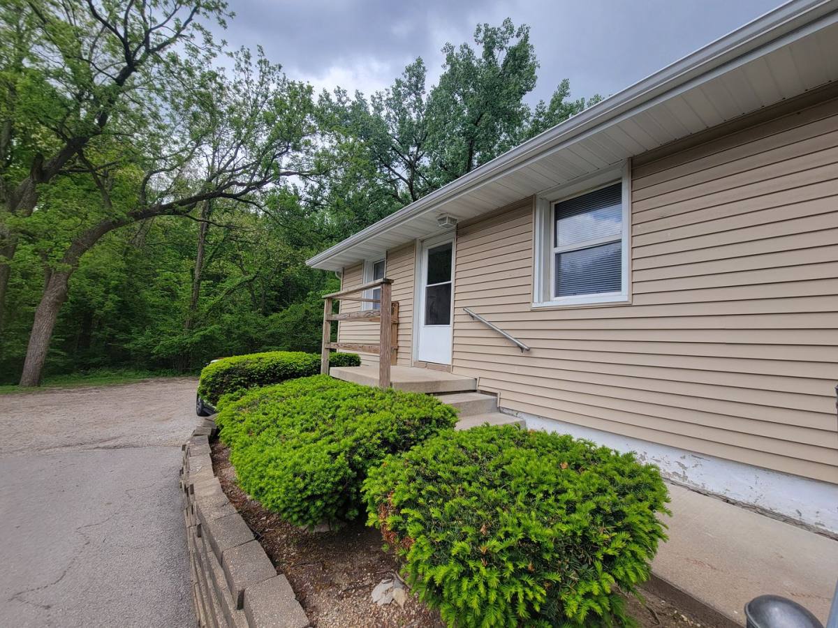 Apartment for rent at 152 Maywood Ave, Creve Coeur, IL 61610