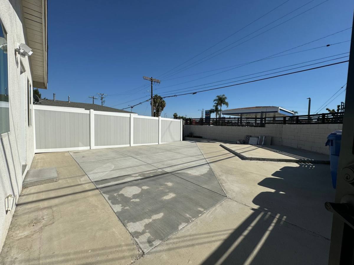 House for rent at 11517 Balboa Blvd, Granada Hills, CA 91344