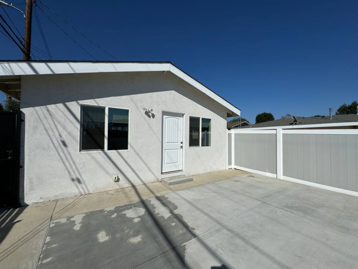House for rent at 11517 Balboa Blvd, Granada Hills, CA 91344