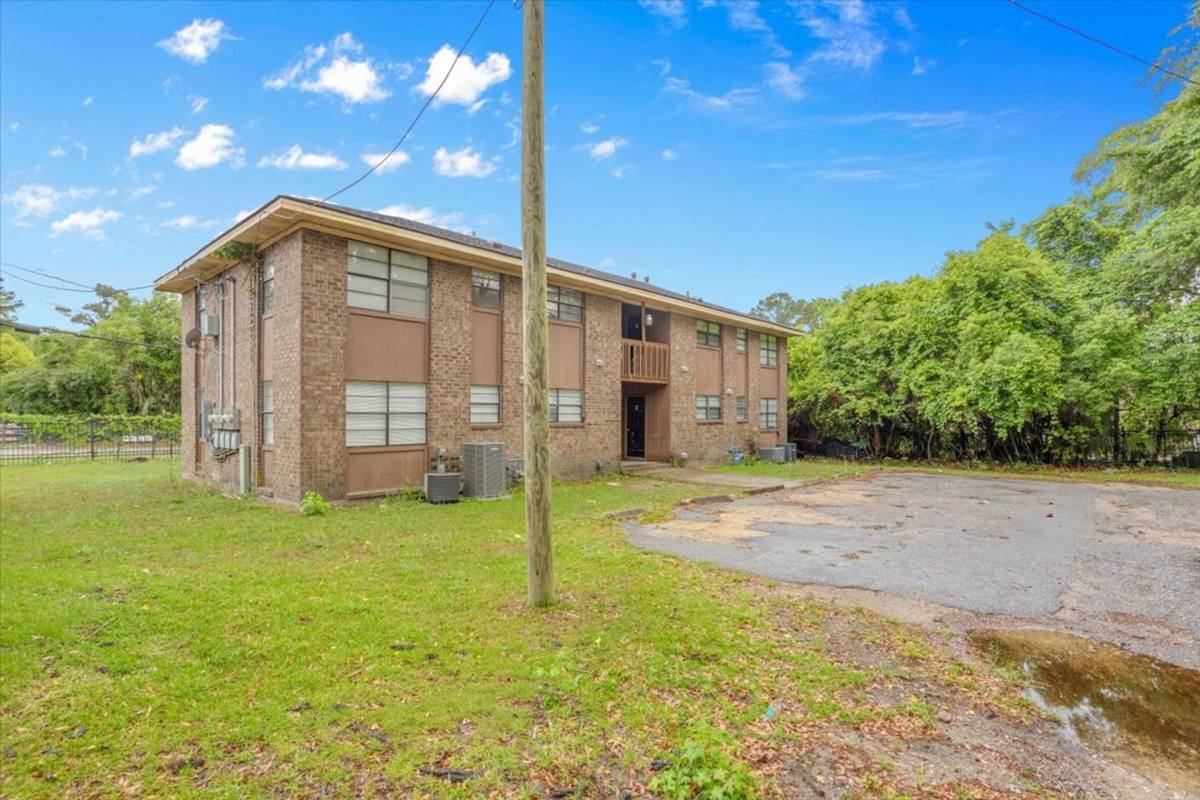 Apartment for rent at 5340 Laroche Ave, Savannah, GA 31404