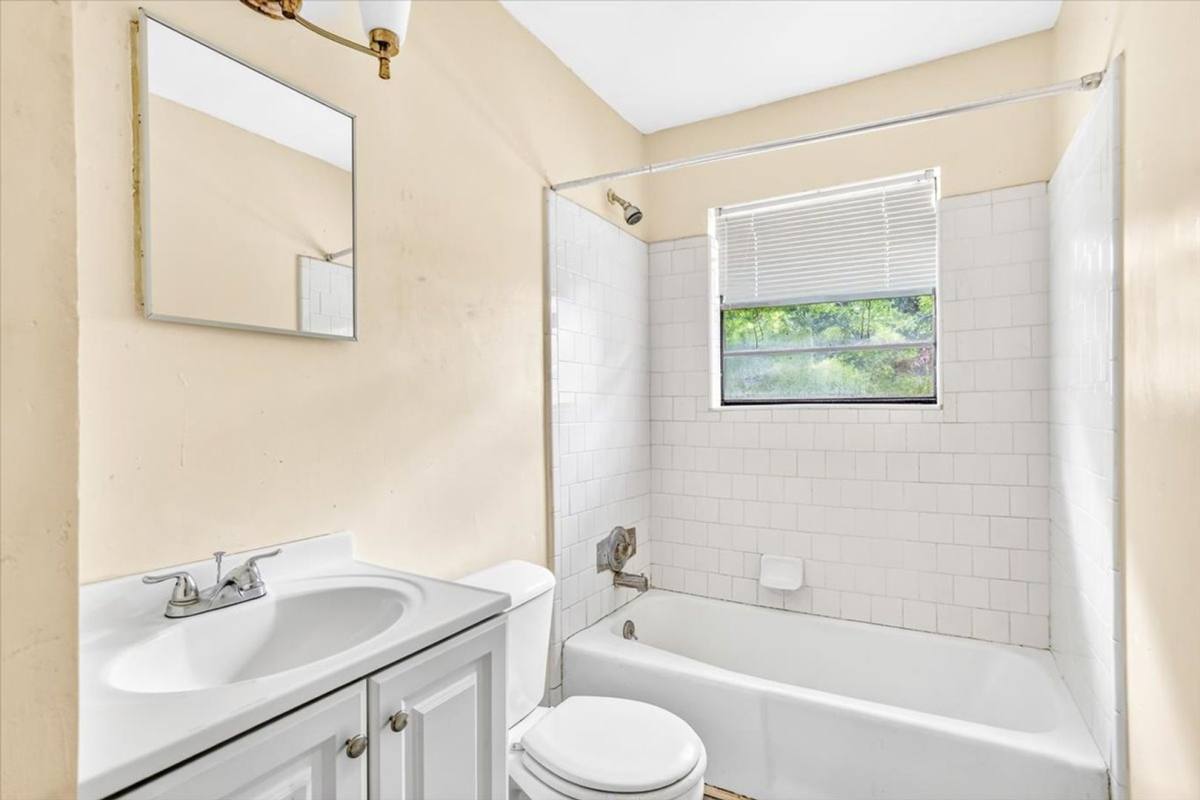 Apartment for rent at 5340 Laroche Ave, Savannah, GA 31404