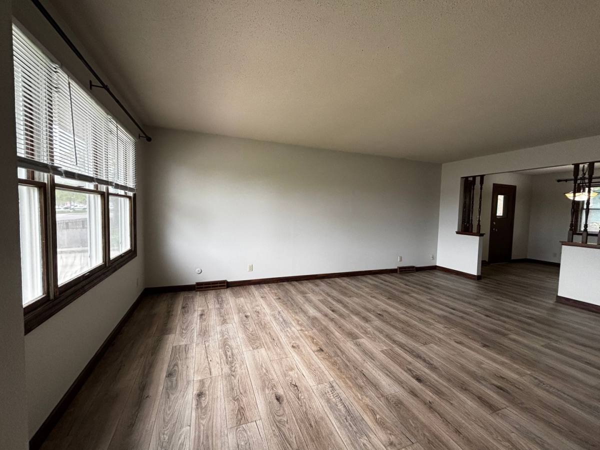Townhouse for rent at 104 W 37th St, Sioux Falls, SD 57105