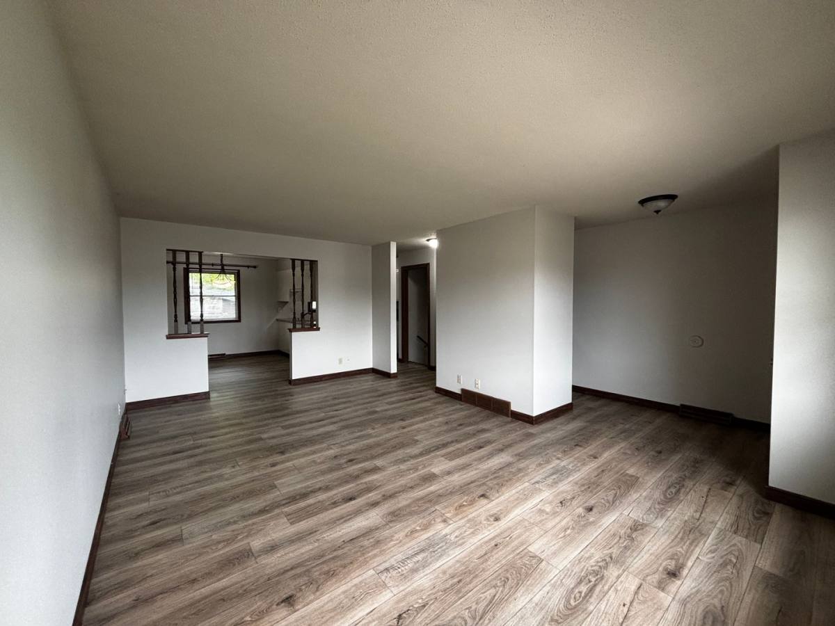 Townhouse for rent at 104 W 37th St, Sioux Falls, SD 57105