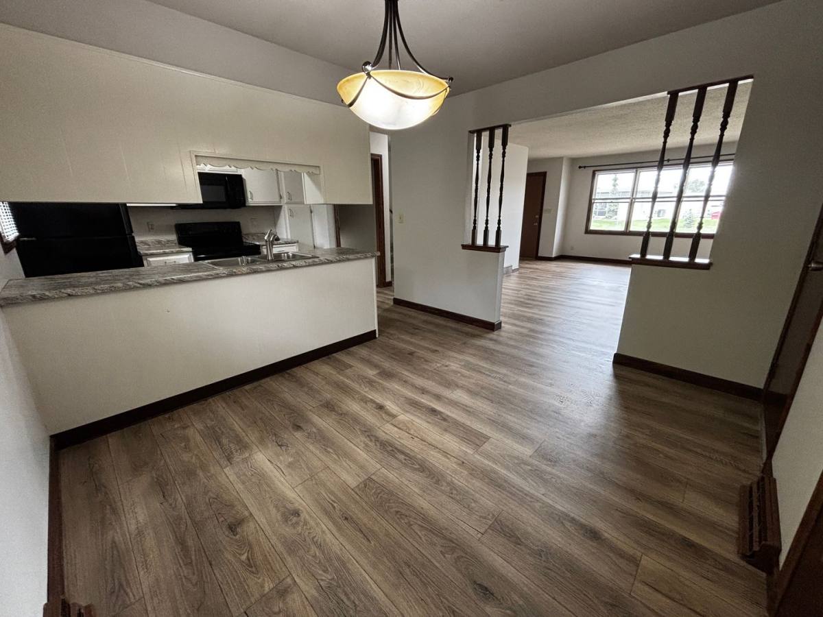 Townhouse for rent at 104 W 37th St, Sioux Falls, SD 57105