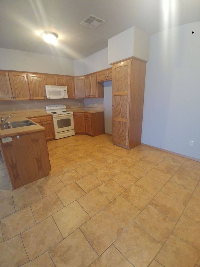 Townhouse for rent at 705-707 E Watermill Circle, Ozark, MO 65721