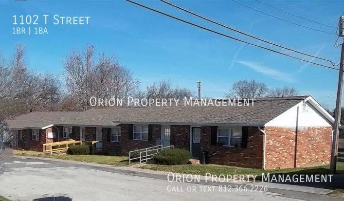 Apartment for rent at 1102 T St, Bedford, IN 47421