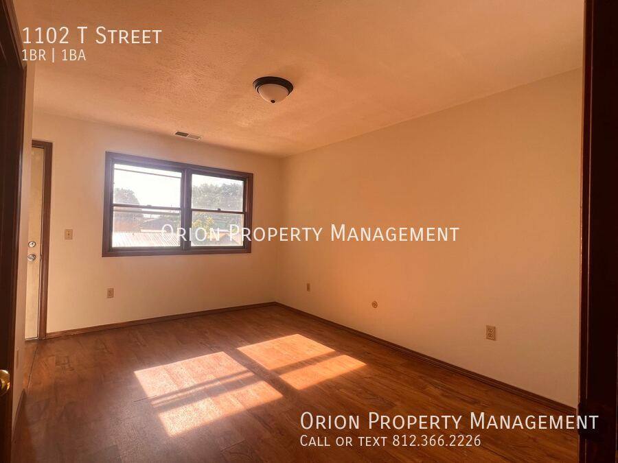 Apartment for rent at 1102 T St, Bedford, IN 47421