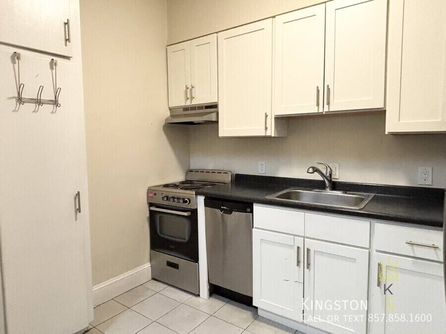 Apartment for rent at 183 Winthrop Rd #3R, Brookline, MA 02445